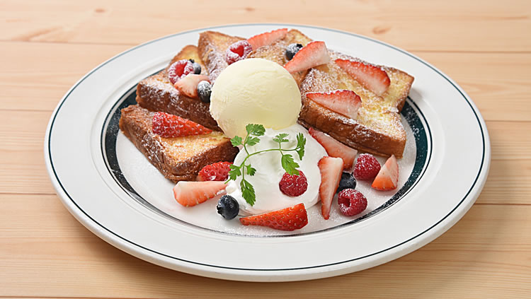 Cafe Pancake Gram 東京メニュー ミックスベリーのフレンチトースト パンケーキを中心としたカフェgram グラム